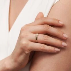 Moonstone Navette Platform Signet Ring | 585 Gold 6 Moonstone Navette Platform Signet Ring | 585 Gold -STILNEST Jewelry Sales NavettePlaformRing 02