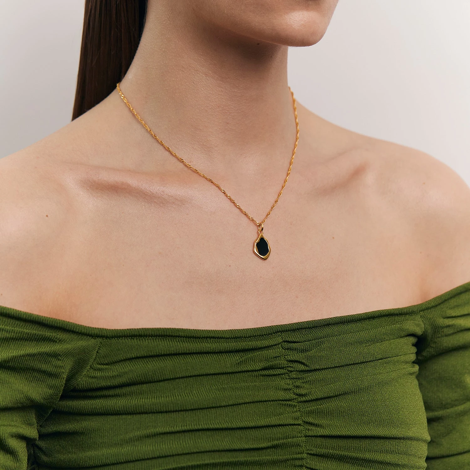 Oyster Pendant Black 2 Oyster Pendant Black - Image 2