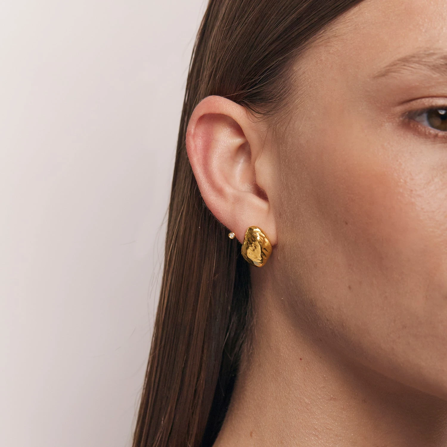 White Sapphire Textured Earrings 1 White Sapphire Textured Earrings