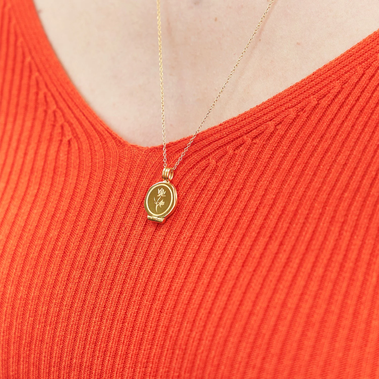 Floral Seal Locket Necklace | 14k Gold 1 Floral Seal Locket Necklace | 14k Gold