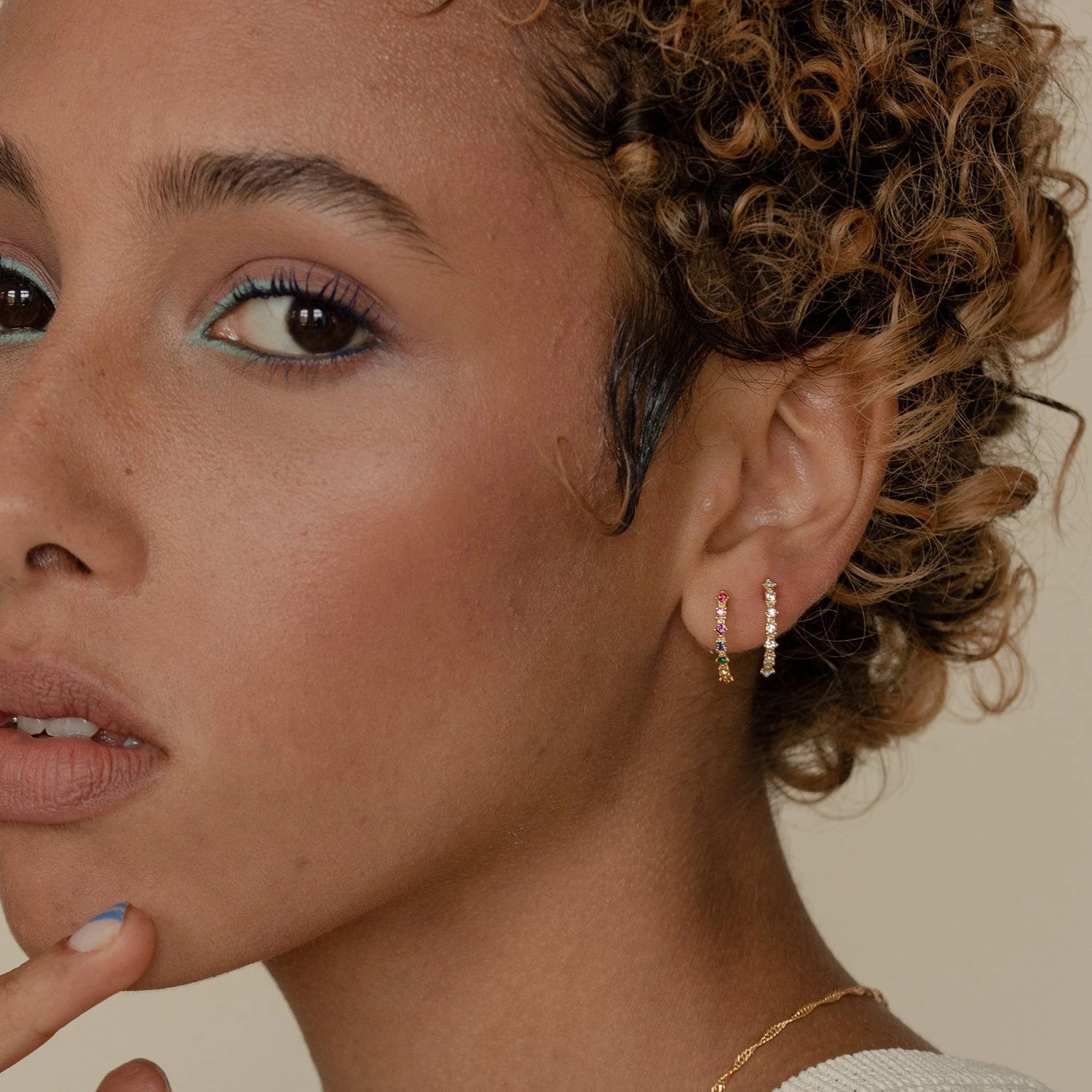 White Crystals Color Delight Drop Earrings 3 White Crystals Color Delight Drop Earrings - Image 3